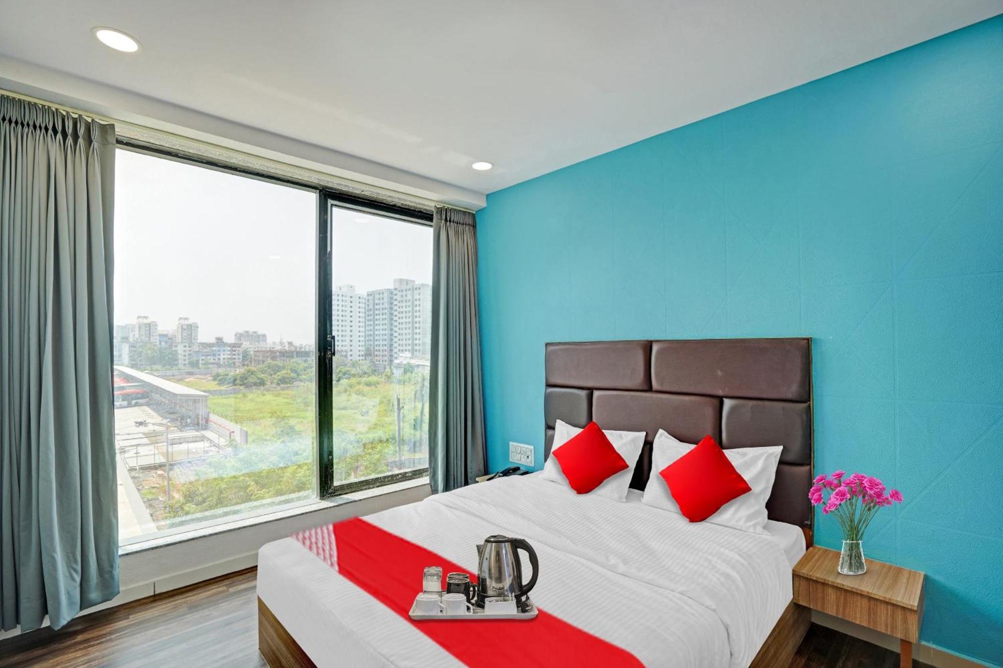 Hotel O Infinity Szúrat Kültér fotó