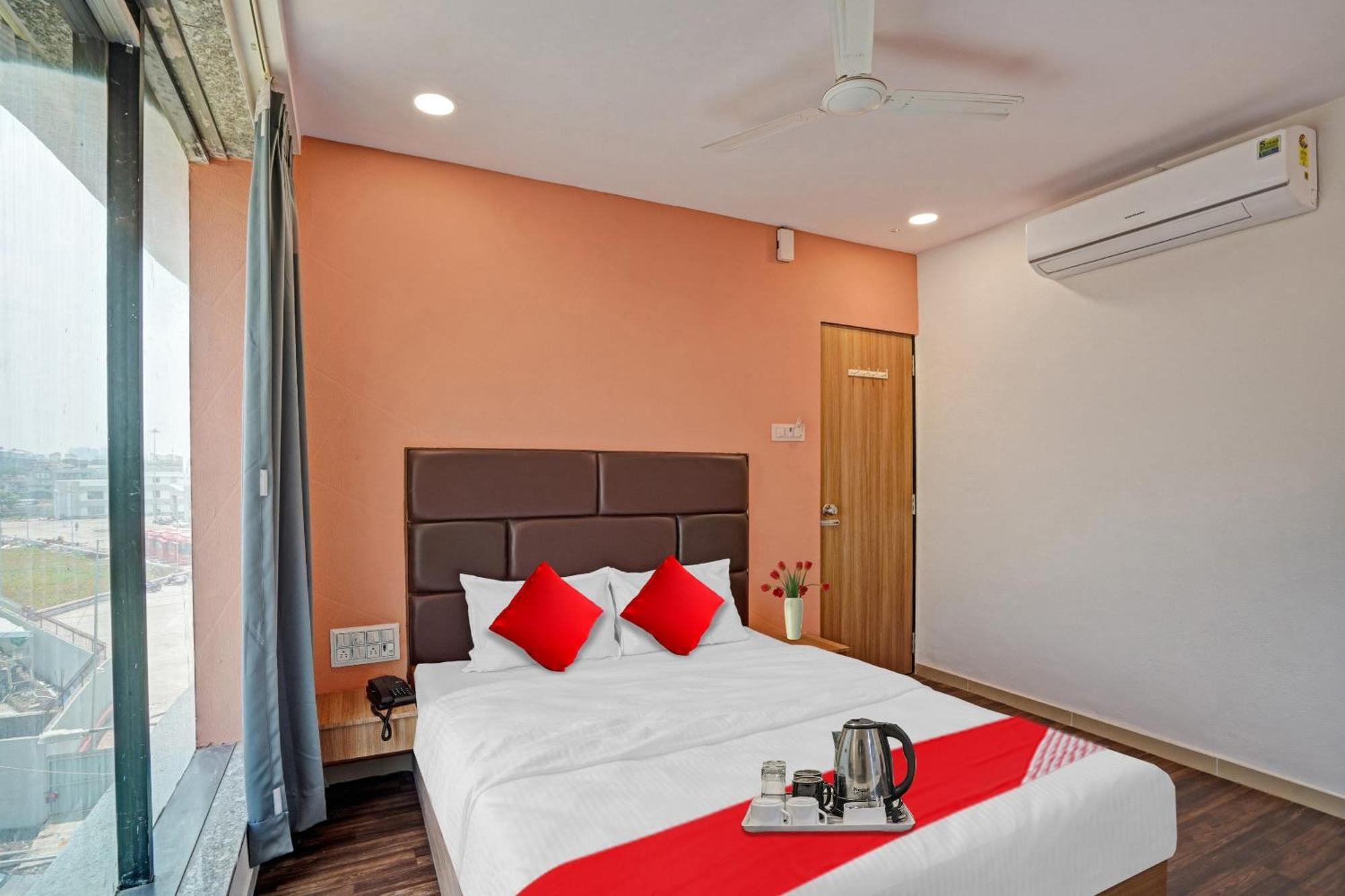 Hotel O Infinity Szúrat Kültér fotó